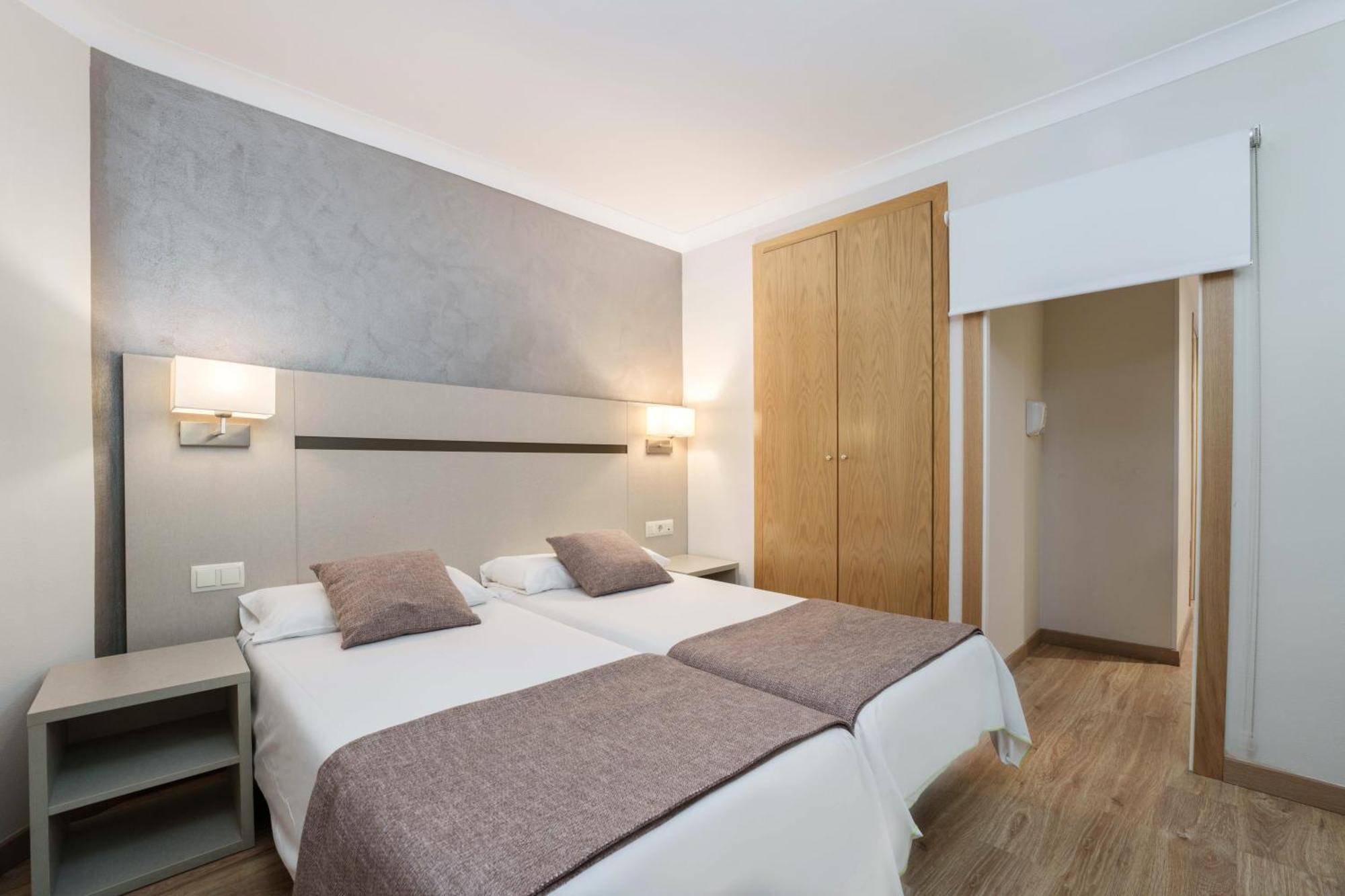 Hotel & Aparthotel Cosmos Les Escaldes Exterior photo